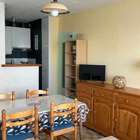 1 Front De Avec Balcon Et Parking A St Hilaire De Riez - Fr-1-652-38