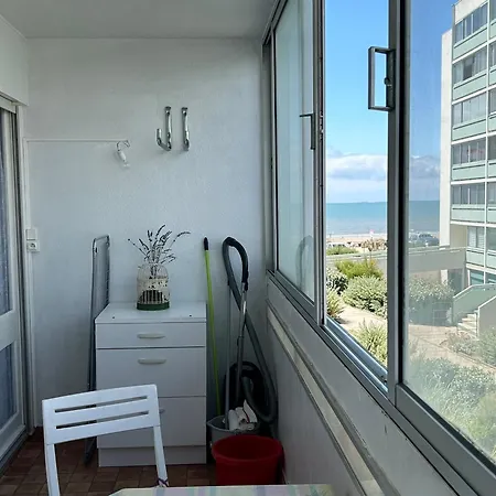 1 Front De Avec Balcon Et Parking A St Hilaire De Riez - Fr-1-652-38